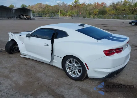2019 Chevrolet Camaro 1Ls z USA, uszkodzony, nr VIN 1G1FB1RX2K0137155